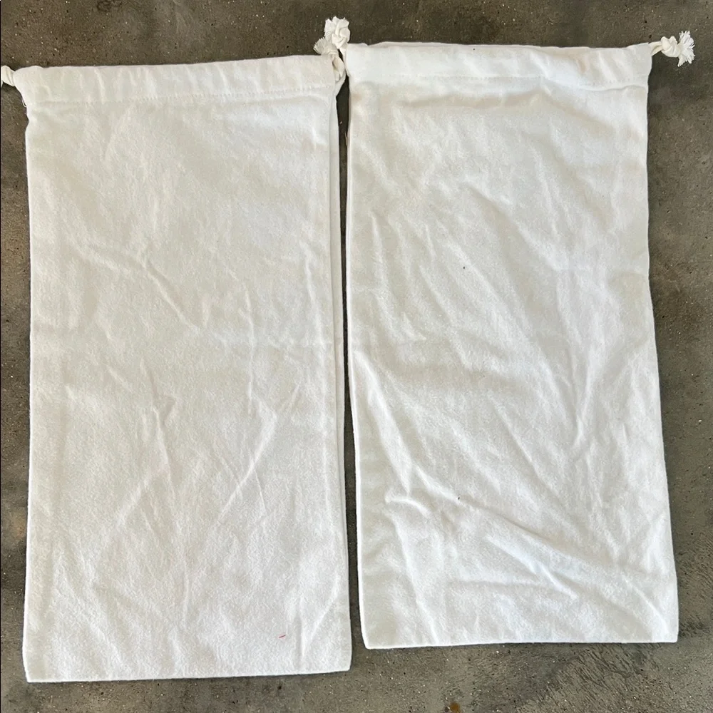 Authentic Bottega Veneta White Drawstring Dust Bags with Green Logo (Pair)